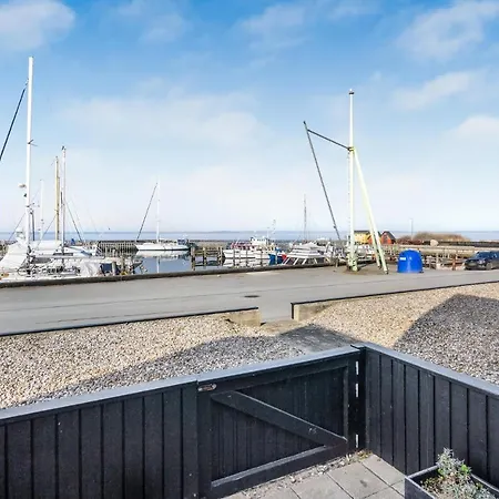 Two-bedroom In Tranekar *