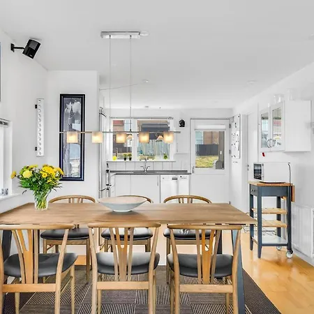 Σπίτι διακοπών Two-bedroom In Tranekar *