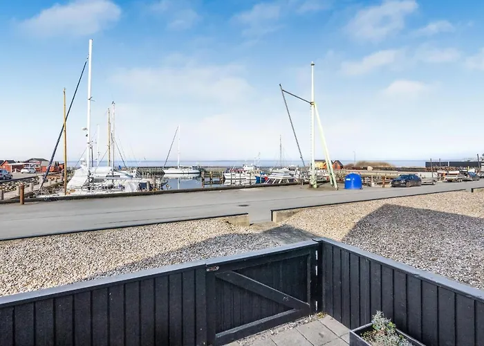 Two-bedroom In Tranekar *